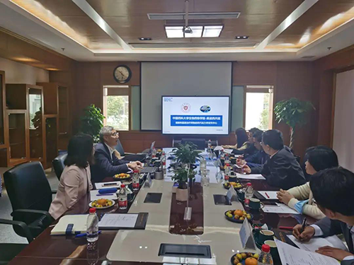 BB贝博首席执行官陈春麟博士，商务发展部副总裁蔡金娜博士等人周到欢迎了金能明书记一行。