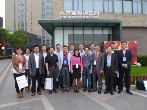 2015 扩大实现面积10000平米的新尝试室.jpg